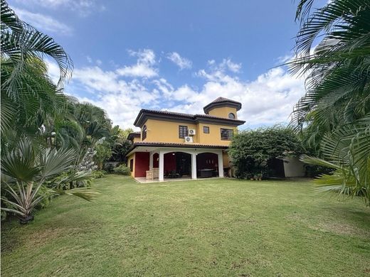 Casa di lusso a Juan Díaz, Distrito de Antón