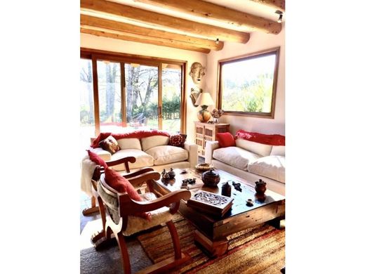 Luxury home in Puconu, Provincia de Valdivia