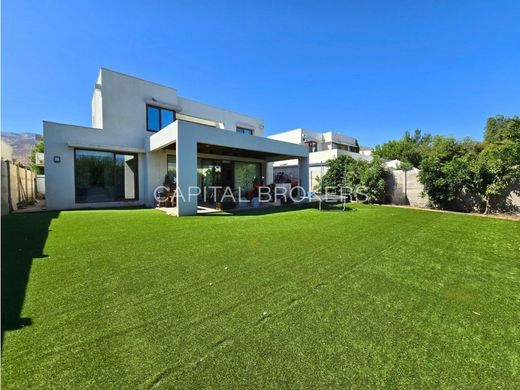 Luxury home in Colina, Provincia de Chacabuco