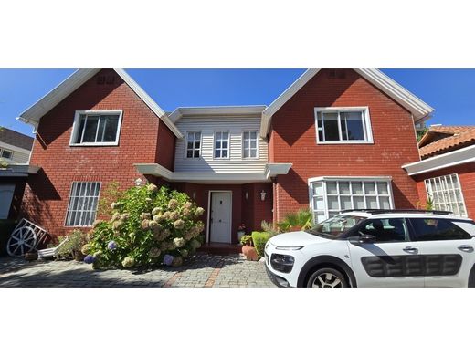 Luxury home in Las Condes, Provincia de Santiago de Chile