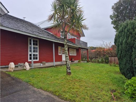 Luxury home in Queilén, Provincia de Chiloé