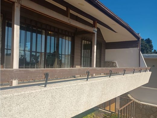 Luxury home in Algarrobo, San Antonio Province