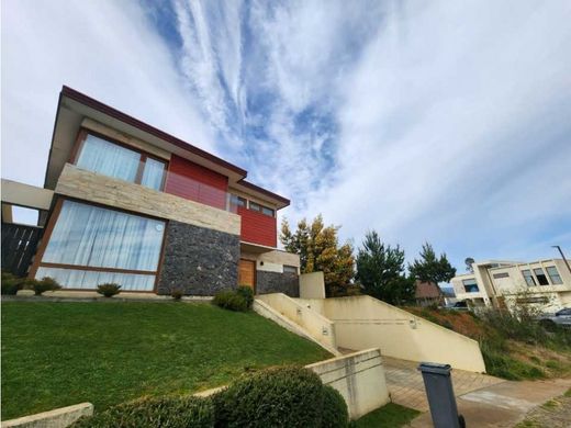 Casa de lujo en San Pedro de la Paz, Provincia de Concepción