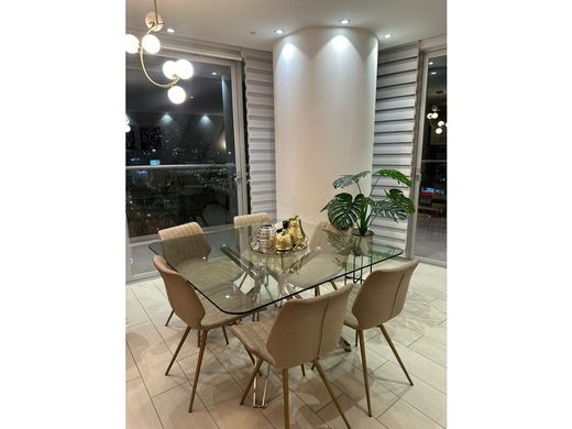 Apartment / Etagenwohnung in Quito, Cantón Quito