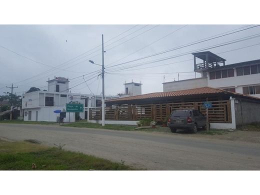 Hotel en Mompiche, Cantón Muisne