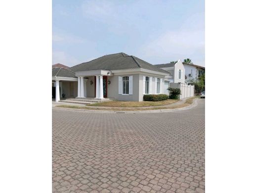 Luxe woning in Samborondón, Cantón Samborondón