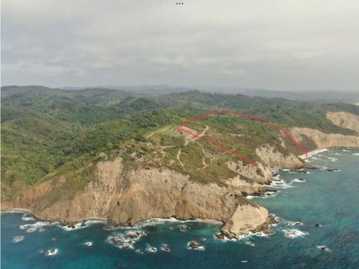 Grond in Puerto López, Provincia de Manabí