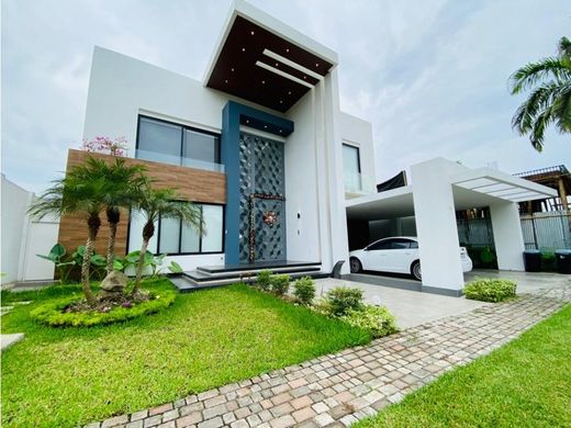 Luxury home in Guayaquil, Cantón Guayaquil