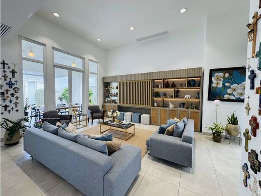 Luxury home in Samborondón, Cantón Samborondón