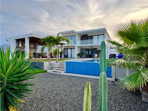 Casa de lujo en Montecristi, Cantón Montecristi