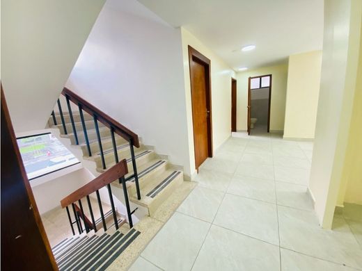 Kamienica w Quito, Cantón Quito