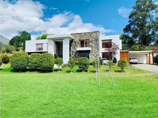 Luxe woning in Tumbaco, Cantón Quito