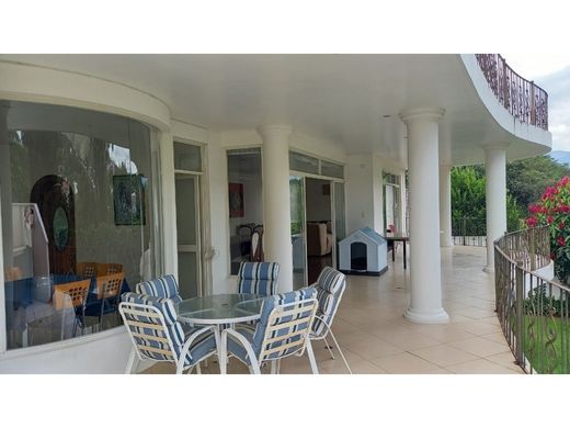 Luxus-Haus in Cumbayá, Cantón Quito