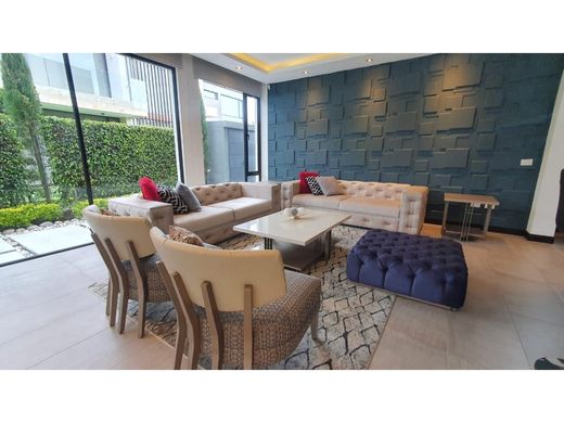 豪宅  基多, Cantón Quito