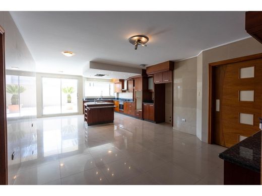 豪宅  基多, Cantón Quito