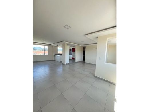 Piso / Apartamento en San Pedro de Taboada, Cantón Rumiñahui