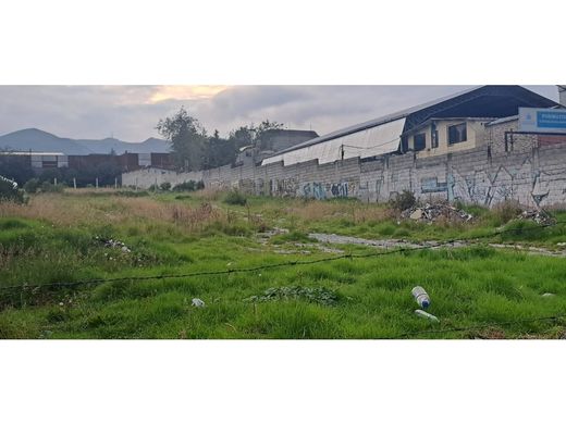 Grond in Quito, Cantón Quito