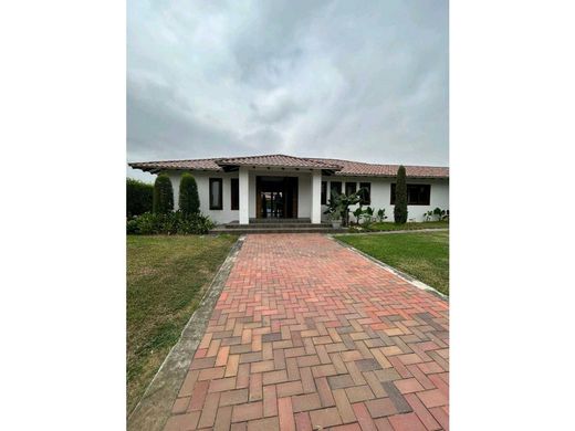 Luxury home in Guayaquil, Cantón Guayaquil