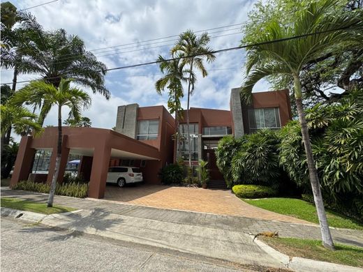 Luxury home in Guayaquil, Cantón Guayaquil