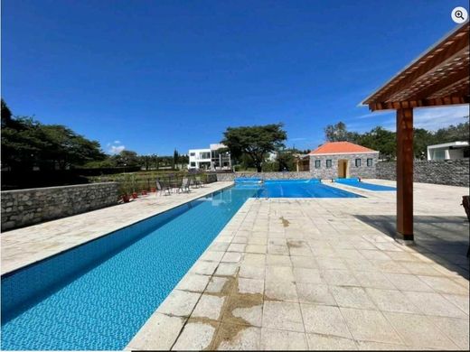 Элитный дом, Puembo, Provincia de Pichincha