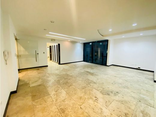 Офис, Кито, Cantón Quito