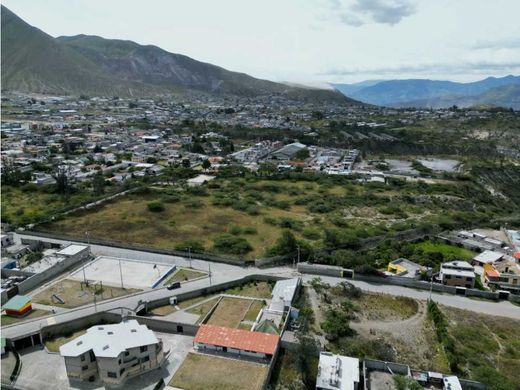 Teren w Quito, Cantón Quito