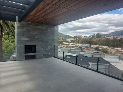 Apartment / Etagenwohnung in Quito, Cantón Quito