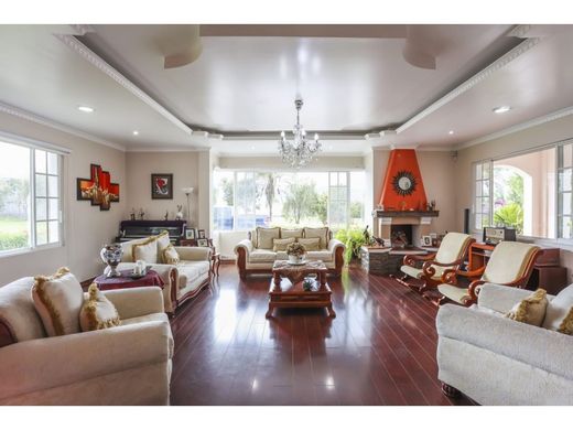 Luxury home in Atuntaqui, Cantón Antonio Ante