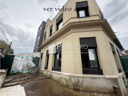 Land in Montevideo, Municipio B