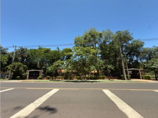 호화 저택 / San Bernardino, Departamento de la Cordillera