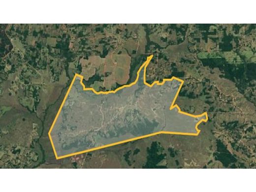 Landhaus / Bauernhof in San Juan Nepomuceno, Departamento de Caazapá