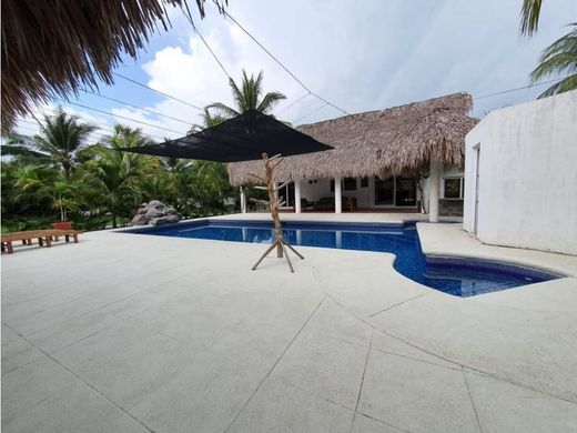 Casa di lusso a Monterrico, Departamento de Santa Rosa