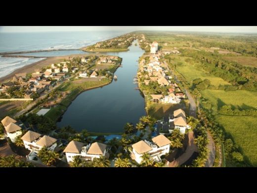 Luxe woning in Puerto San José, Municipio de San José