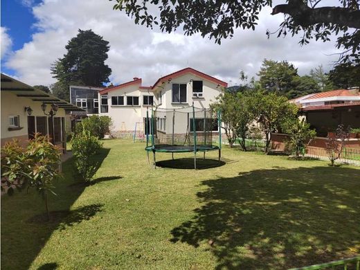 Luxus-Haus in San Lucas Sacatepéquez, Departamento de Sacatepéquez