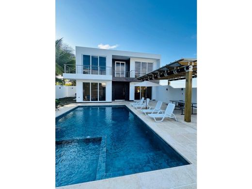 Luxury home in Puerto San José, Municipio de San José
