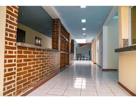 Casa de lujo en San Felipe de Jesús, Departamento de Sacatepéquez