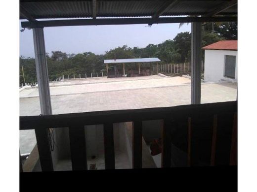 Cortijo o casa de campo en Guazacapán, Departamento de Santa Rosa