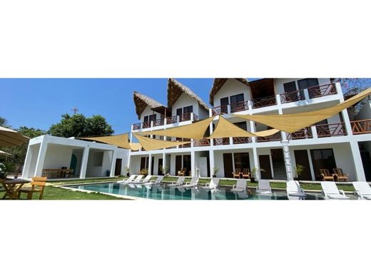 Hotel en Puerto San José, Municipio de San José