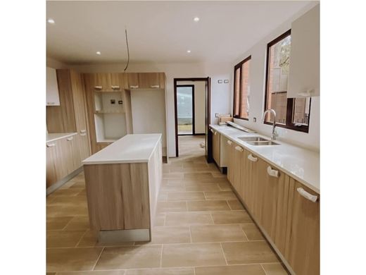 Residential complexes in Guatemala City, Municipio de Guatemala