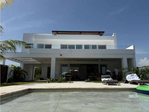 Luxury home in Puerto San José, Municipio de San José