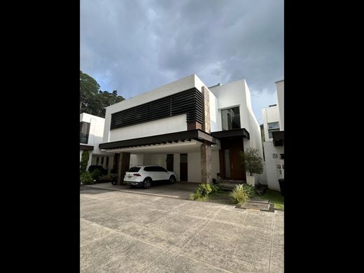 ‏בתי יוקרה ב  Santa Catarina Pinula, Municipio de Santa Catarina Pinula