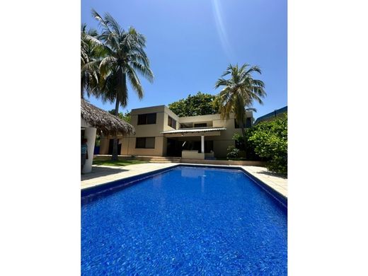 Πολυτελή κατοικία σε Puerto San José, Municipio de San José