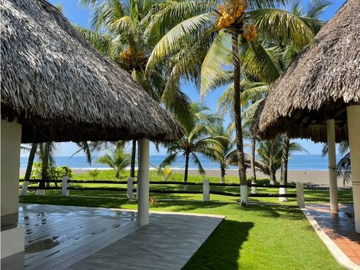 Casa de luxo - Monterrico, Departamento de Santa Rosa