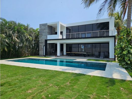 Luxe woning in Puerto San José, Municipio de San José