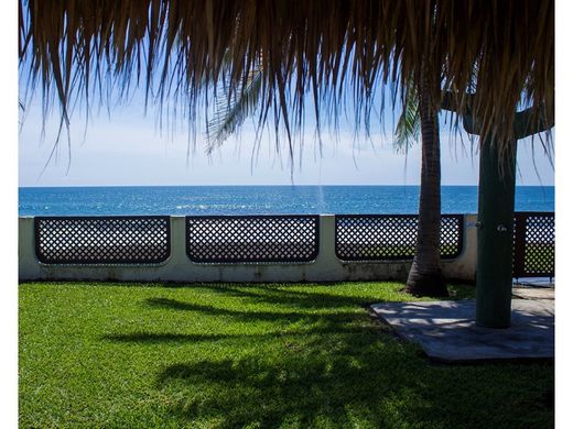 Casa di lusso a Monterrico, Departamento de Santa Rosa