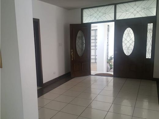 Luksusowy dom w Gwatemala, Municipio de Guatemala