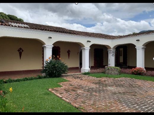 Antigua Guatemala, Departamento de Sacatepéquezの高級住宅