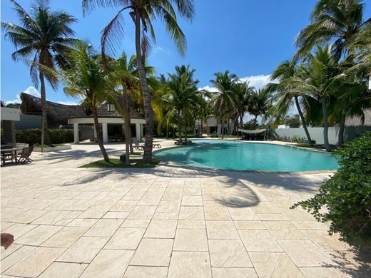 Luxury home in Puerto San José, Municipio de San José