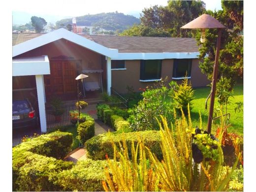 Residential complexes in Mixco, Municipio de Mixco