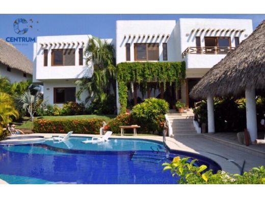 Luxe woning in Puerto San José, Municipio de San José